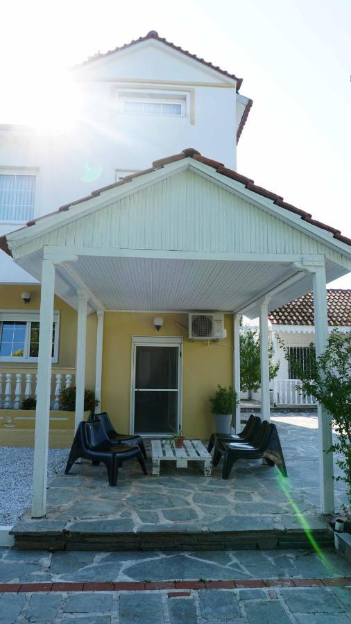 Villa Karras Vrasná Exterior foto